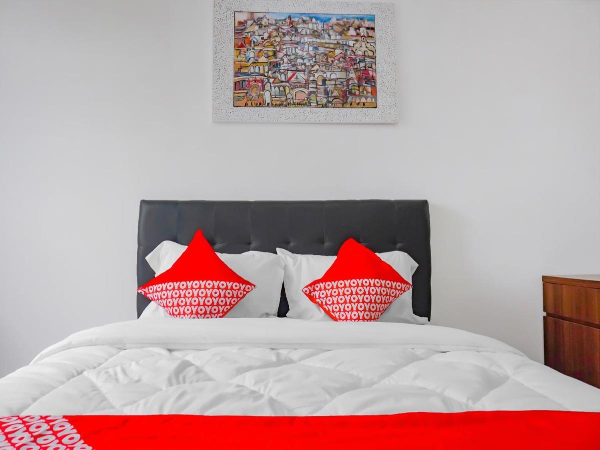 Oyo 90241 Sirooms Apartmen Gunung Putri 보고르 외부 사진